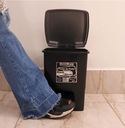 Ver imagem 4 de Lixeira C/ Pedal Basculante Quadrado 14l Preta Tampa Prata:preto