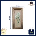 Ver imagem 5 de Elegância Floral Atemporal: Quadro Decorativo "lírio" com Moldura Dourada