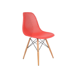 Cadeira de Jantar Eames Colmeia na Cor Vermelha Base Madeira Eiffel Sala Cozinha