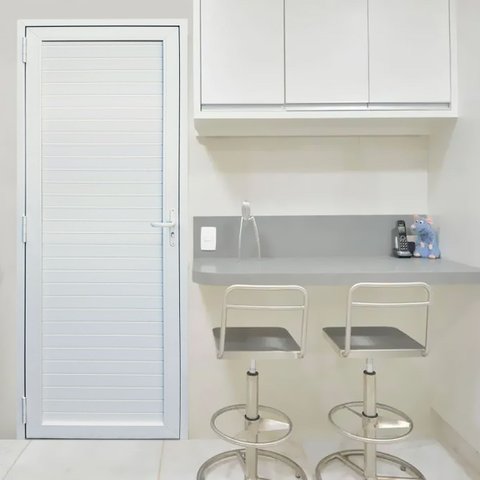 Porta de PVC Palheta 216x70cm Itec Brimak Abertura Esquerda Branco