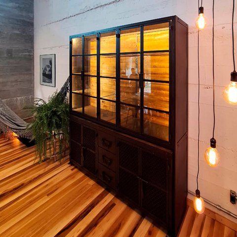 Cristaleira Broadway