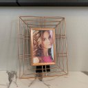 Ver imagem 2 de Porta retrato rose gold moderno de metal aramado