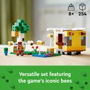 Ver imagem 2 de Lego Minecraft The Bee Cottage 21241