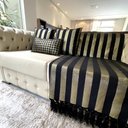 Ver imagem 3 de Kit Manta Listrado, 2 Capas de Almofada e 1 Almofada Retangular Luxo Preto e Dourado 45cmx45cm