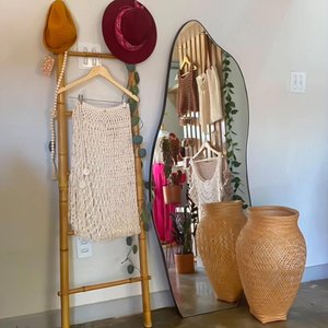 Espelho Grande Orgânico Retrô Corpo Inteiro 170x70cm Borda em Couro - Mod. Flame Caramelo