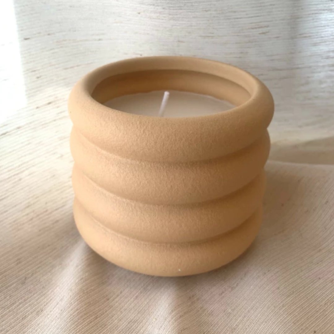 Porta Velas Decorativo em Cerâmica com Vela Aroma Suave Bege - 4