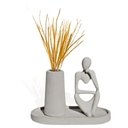 Ver imagem 1 de Kit 3 Peças Decoração Estátua Pensadora Garrafa Tubo e Bandeja Cinza