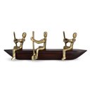 Ver imagem 2 de Escultura Decorativa Pessoas Navegando em Madeira e Metal Dourado 37cm 22214 Mart