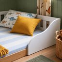 Ver mais imagens de Cama Infantil de Chão Montessoriana de Casal com Proteção Lateral BCA33 Cor Branco/Mel - BRV Móveis