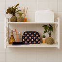 Ver imagem 5 de Prateleira Decorativa 70cm Branca com Suporte Estilo Industrial Branco Suspensa Organizadora Nicho