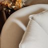 Poltrona Giratória Ayla, com Almofadas, Redonda, Estilo Organico em Linho - Larbelle - 11