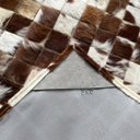 Ver imagem 3 de Tapete De Couro castanho malhado 2,00x3,00 Com Bordas