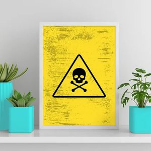 Quadro Placa Perigo Caveirinha 33x24cm:Madeira preta