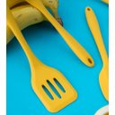 Ver imagem 2 de Espátula Vazada de Silicone Amarela