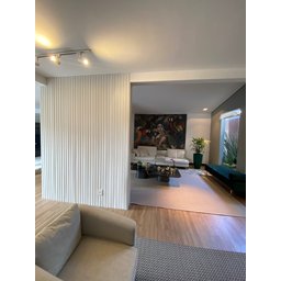 Painel Ripado Versátil 270x110cm: 01 Unid. (3m²) Polietileno - Talatto Painéis - Branco Tx - 7