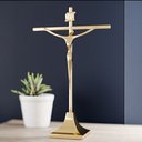 Ver imagem 3 de Crucifixo de Mesa em Metal Aço Inox Dourado 22 Cm - Decoração Religiosa Católica