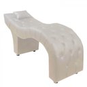 Ver imagem 1 de Maca Estofada para Clínica de Estética Facial com Capitonê Andressa Bege Material Sintético Speciale