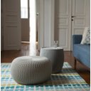 Ver imagem 2 de Conjunto Cozy Seat Keter – 2 Pufes + 1 Mesa Baú com Textura Tricô