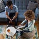 Ver imagem 7 de Conjunto Cozy Seat Keter – 2 Pufes + 1 Mesa Baú com Textura Tricô