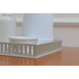 Kit Higiene Porcelana Bebê Bandeja Cinza + Térmica 500 Ml Maternidade - 4