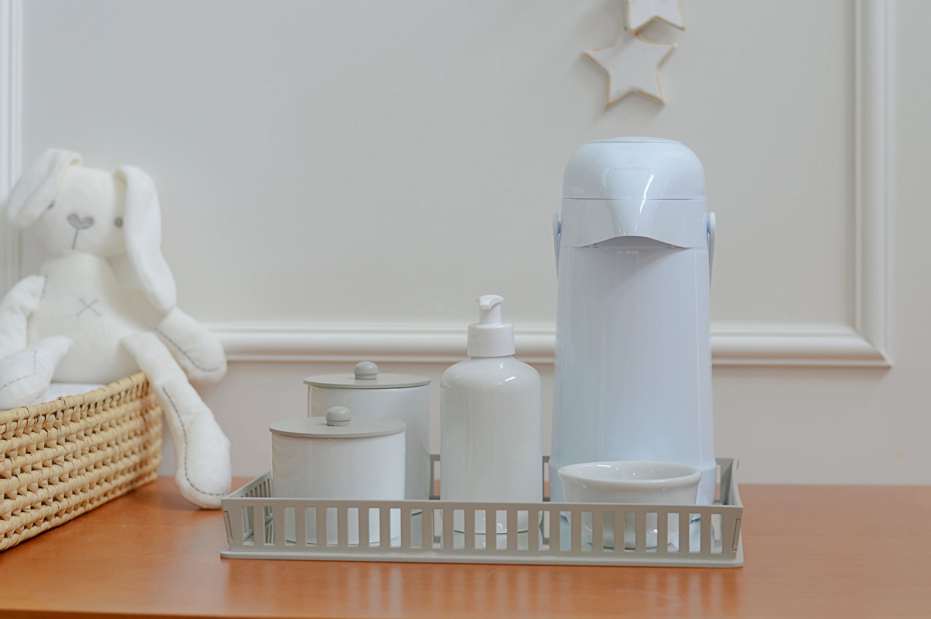Kit Higiene Porcelana Bebê Bandeja Cinza + Térmica 500 Ml Maternidade - 9