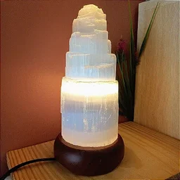 Luminária Selenita Bruta 20cm - Base de Madeira Escura - Bivolt - 3