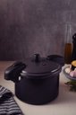 Ver imagem 6 de Panela de Pressão Tramontina Valência Black em Alumínio com Revestimento Cerâmico Preto 24 Cm 7 L Tr