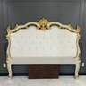 Cabeceira King Imperial Rainha Entalhada Laca Branca Apliques Folheados a Ouro Veludo Branco - 2
