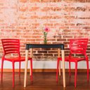 Ver imagem 3 de Conjunto 2 Cadeiras de Plástico com Encosto Vazado Horizontal Sofia - Tramontina - Vermelho 92237/04