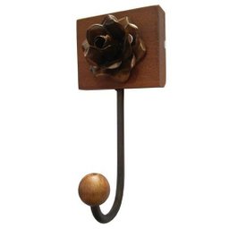 Porta Toalha de Ferro Artesanal Rustico com Flor e Madeira para Parede Libertas Rosas Artesanato Cab - 1