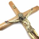 Ver imagem 2 de Crucifixo Parede Cilíndrico Cristo Metal São Bento Dourado 26 Cm Armazém Católico 166207