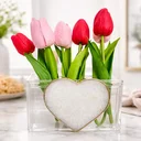 Ver imagem 4 de Vaso Caixa para 3 Flores em Acrílico com Coração de Quartzo Branco Banhado a Ouro