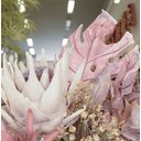 Ver imagem 4 de Arranjo de Flores Artificiais com Proteas, Folhas de Guiambé e Gipsofila 67cm | Beleza Atemporal For