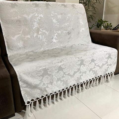Manta para Sofá em Tecido Jacquard Luxo Medalhão Branco e Prata 190x140cm