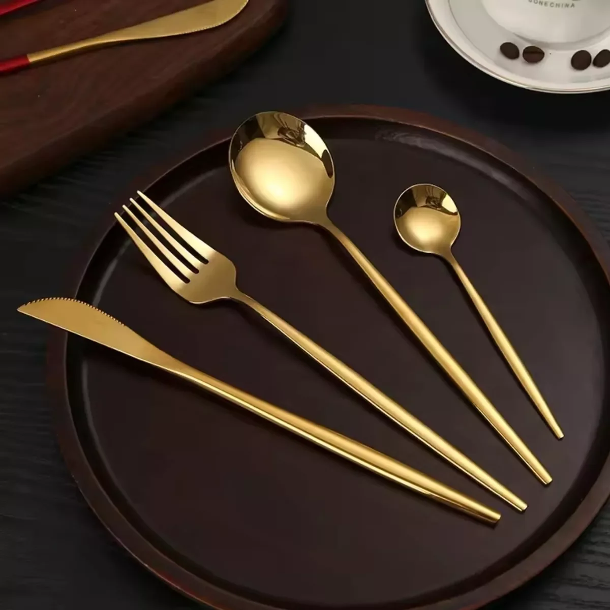 Ver imagem 4 de Faqueiro Aço Inox 24 Peças Dourado Talheres Design Europeu