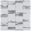 Ver imagem 1 de Kit 1m² Pastilha de Vidro e Inox 29cm x 29cm Branco/Cinza Glass Mosaic