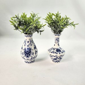 Kit 2 Mini Vaso Azul e Branco de Porcelana com Planta