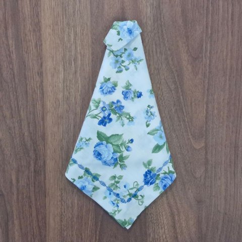 Kit Guardanapo Floral Azul e Branco 06 Peças