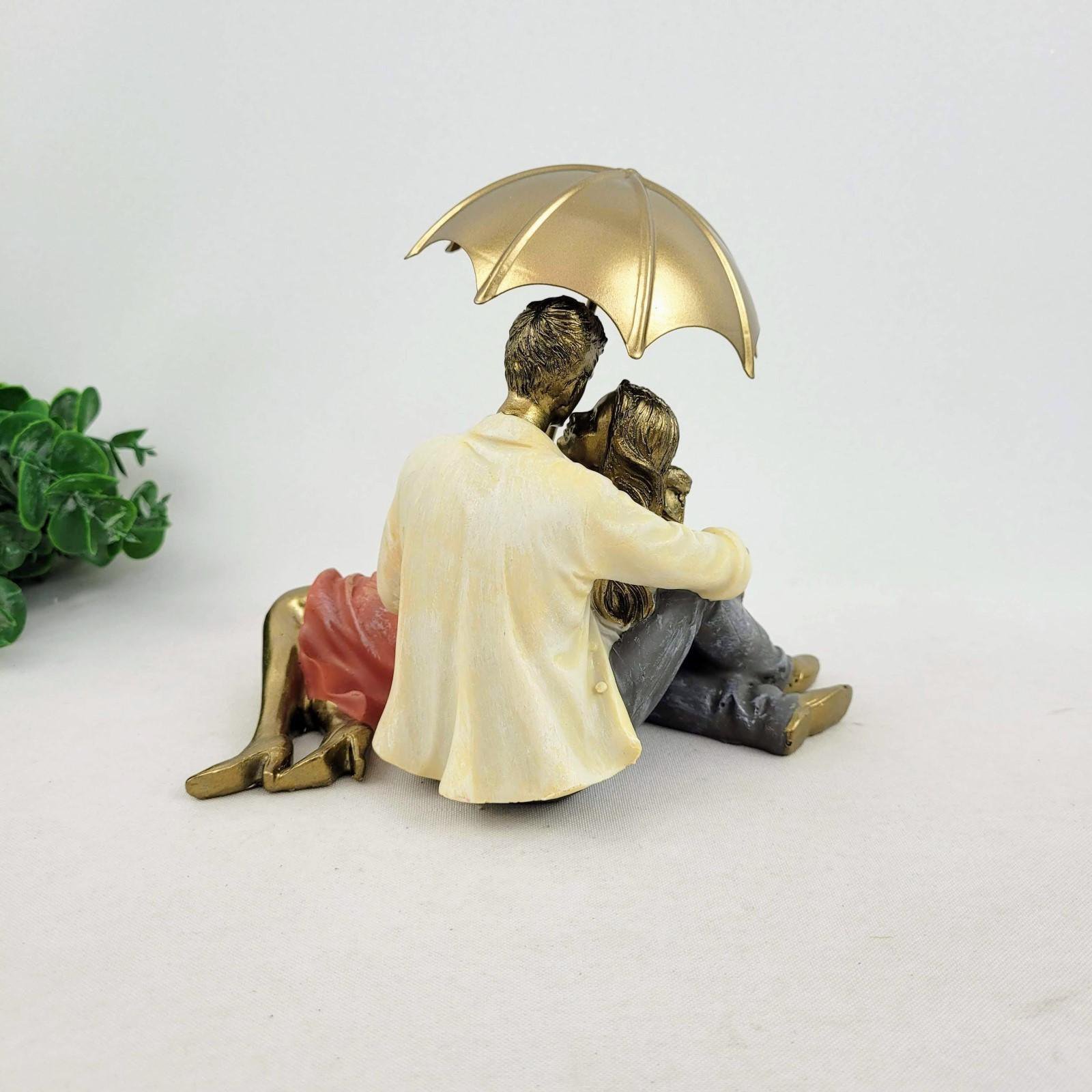 Enfeite Estátua Casal Com Guarda Chuva 15X18X11Cm Decoração - 4