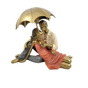 Enfeite Estátua Casal com Guarda Chuva 15x18x11cm Decoração
