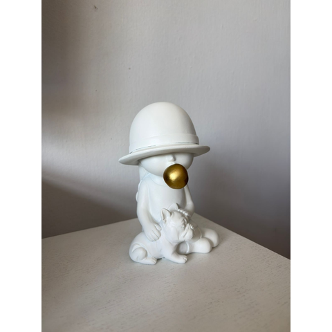 Escultura em Resina Menina com Cachorro Branco com Dourado
