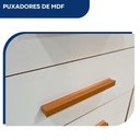 Ver imagem 5 de Cômoda 4 Gavetas Carol com Pés Freijó/off White Batrol Freijo com Off White
