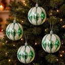 Ver imagem 3 de Enfeite Natalino Bola de Natal Decorativa com Brilho Verde Kit 12 Bolas 8cm