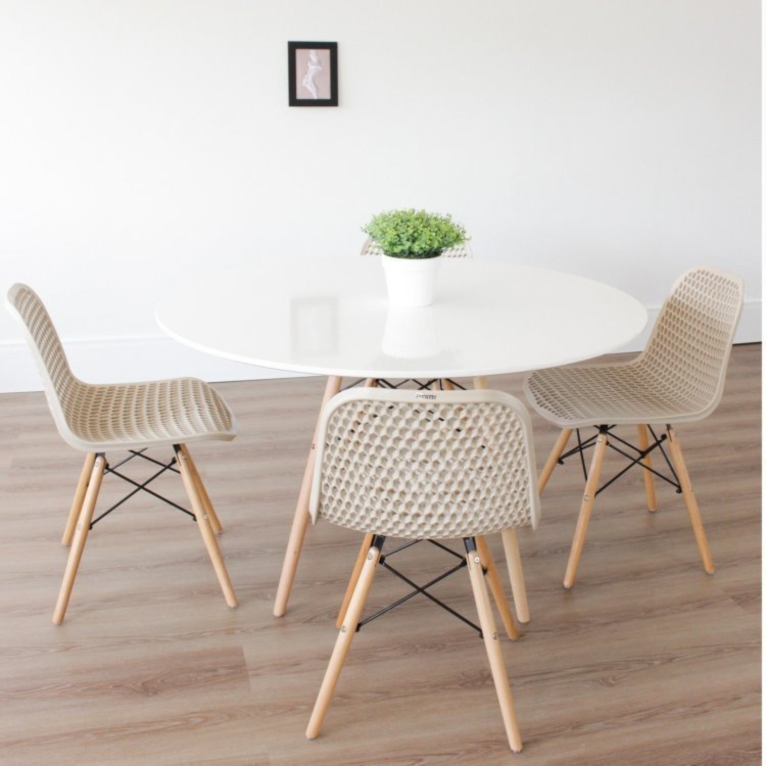 Conjunto de Sala de Jantar Mesa Eiffel 120x75cm Tampo MDF com 4 Cadeiras Eloísa  - 2