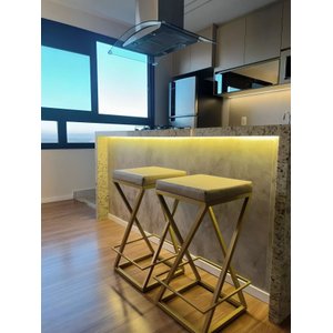 Banco Alto Industrial Cozinha Bar Balcão Bistro Zenite sem Encosto Bege Metalon Dourado.