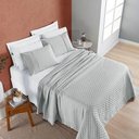 Ver imagem 4 de Kit Cobre Leito Colcha Bouclê Queen Laise Bordada Micropercal 200 Fios 3 Peças - Cinza Geada