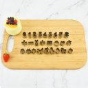 Ver mais imagens de Moldes para Biscoitos Confeitaria Inox 26 Peças com Estojo