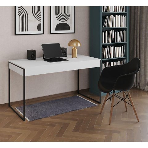 Escrivaninha Estilo Industrial Malta Branca 137x53cm Ferro Preto com 1 Poltrona Preta Ea Marrom