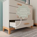 Ver imagem 4 de Cômoda Infantil 4 Gavetas 1 Porta Fraldário 100% MDF com Pés em Madeira Hellen Bege/Off White/Betula