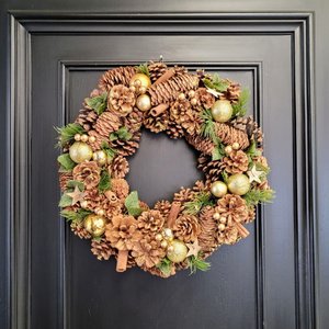 Guirlanda de Natal Pinhas Naturais Enfeites Dourada 38cm